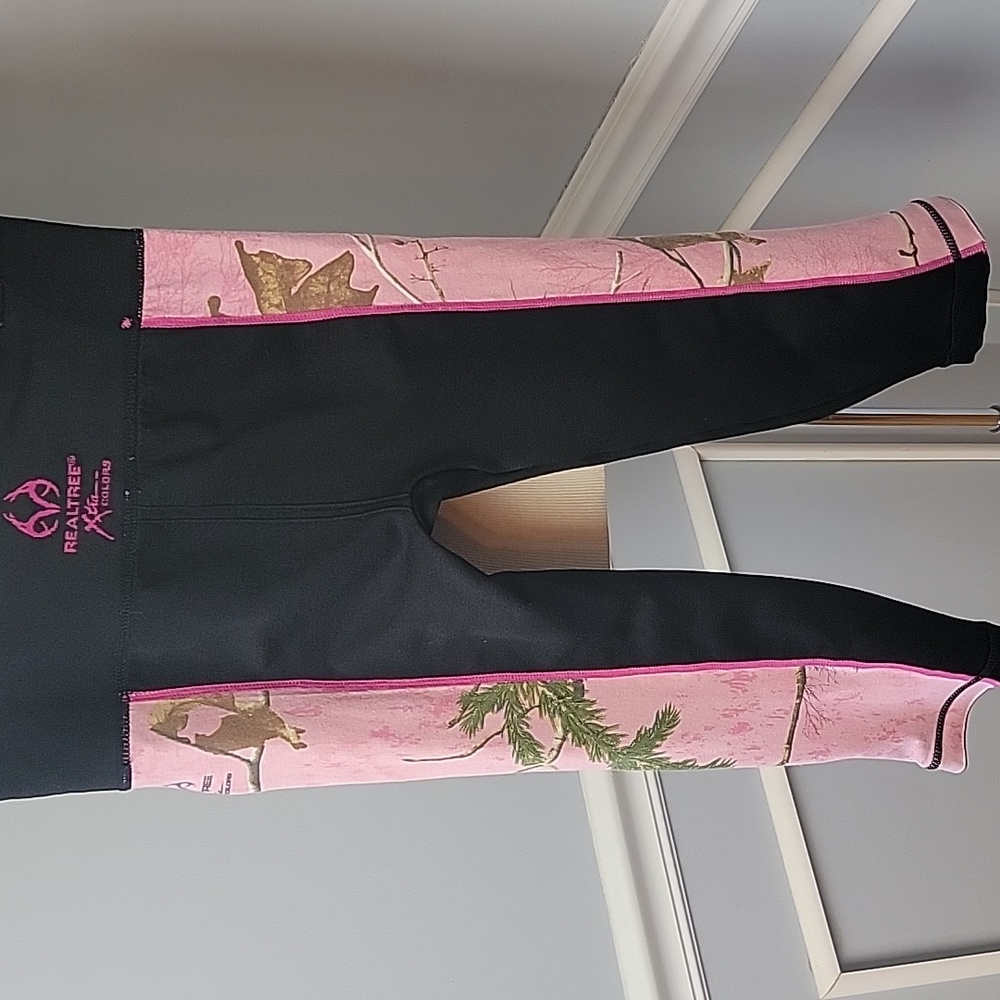 REALTREE Black Pink Camo Cropped Capri Athleisure‎ Activewear Stretch Legging S - Picture 2 of 6